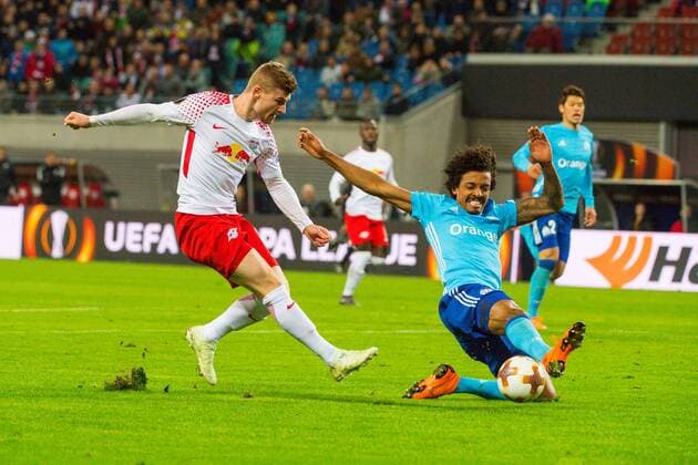 Europe League RB Leipzig vs Olympique Marseille 05 04 2018 Red Bull Arena Leipzig GER Europa League RB Leipzig vs Olympique Marseille im Bild Timo Werner 11 RB Leipzig at goal and Luiz Gustavo 19 Olympique Marseille nordphotoxDostmann nph00325