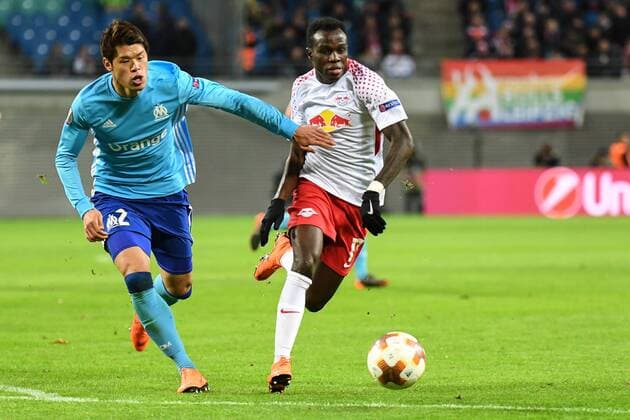Hiroki Sakai Olympique Marseille 2 Bruma RB Leipzig 17 in duel Duel tackle Dynamics Action Action Football UEFA Europa League RB Leipzig Olympique Marseille xslx