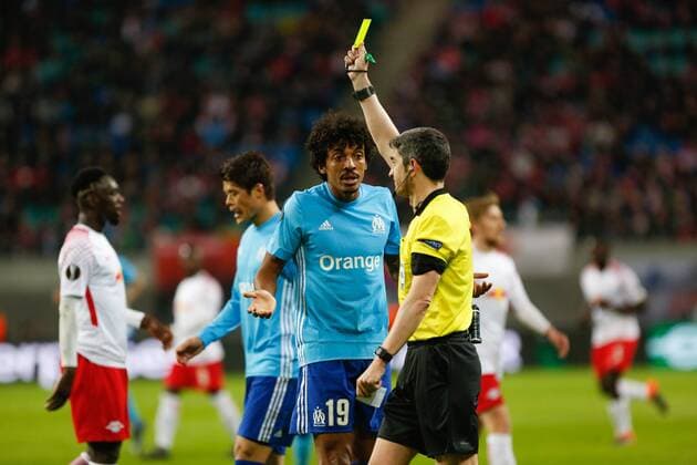 05 04 2018 xtgx Football UEFA Europa League RB Leipzig Olympique Marseille emporer Luiz Gustavo Olympique Marseille 19 Complained complains complaining Yellow card yellow card Leipzig