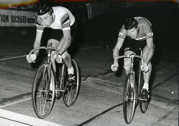 19650821 - OSTEND, BELGIUM (FILE) : This file picture dated 21 August 1965 shows Dutch cyclist Peter Post (L) and Belgian Patrick Sercu (R) during Pistier Omnium Omnium des Pistiers race - won by Patrick Sercu - at the Velodrome of Ostend (Oostende Ostende). S ARCHIVES BELGAxARCHIVES  x29260938x