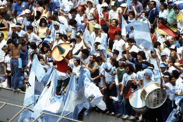 FIFA World Cup WM Weltmeisterschaft Fussball - Mexico 1986 29.6.1986, Estadio Azteca, Mexico, D.F. Final Argentina v West Germany. Argentinian fans at the stadium. Noxthirdxpartyxsales  (75095817)