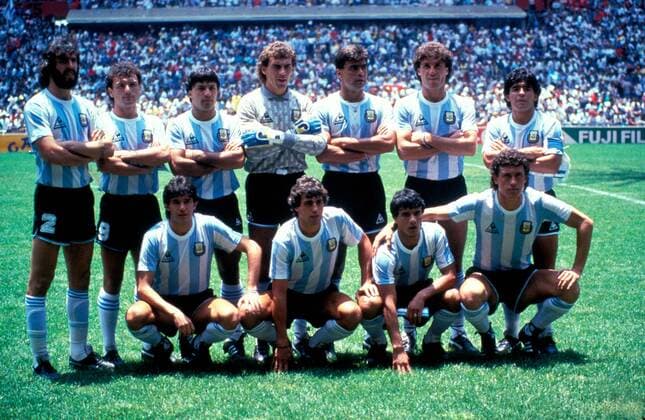 FIFA World Cup WM Weltmeisterschaft Fussball - Mexico 1986 29.6.1986, Estadio Azteca, Mexico, D.F. Final Argentina v West Germany. Argentina s starting line up, back row, left to right: Sergio Batista, Jos Luis Cuciuffo, Julio Olarticoechea, Nery Pumpido, Jos Luis Brown, Oscar Ruggeri, Diego Maradona. Front, l to r: Jorge Burruchaga, Ricardo Giusti, Htor Enrique, Jorge Valdano. Noxthirdxpartyxsales  (75105181)