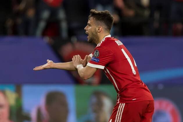 Spain Sevilla 03 04 2018 UEFA Champions League 2017 18 Season Quarter finals First leg Sevilla FC Bayern Munich Juan Bernat FCB gestures gestures DeFodi048