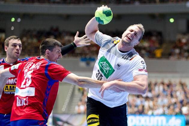 Julius Kuehn No. 35 Germany is fouled by Nemanja Zelenovic No. 25 Serbia Germany Serbia Dortmund Copyright: xDanielxReinelt xEibner-Pressefotox EP_drt