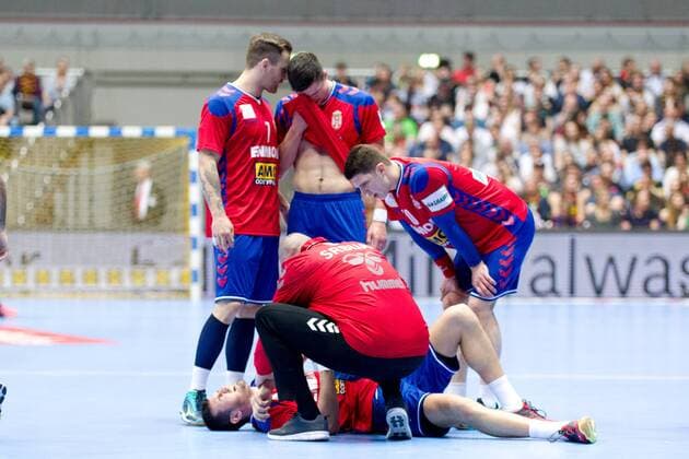 Drasko Nenadic No. 31 Serbia on the ground is treated Germany Serbia Dortmund Copyright: xDanielxReinelt xEibner-Pressefotox EP_drt