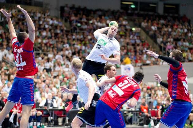 Julius Kuehn No. 35 Germany in the air oversees the Serbian defense Germany Serbia Dortmund Copyright: xDanielxReinelt xEibner-Pressefotox EP_drt