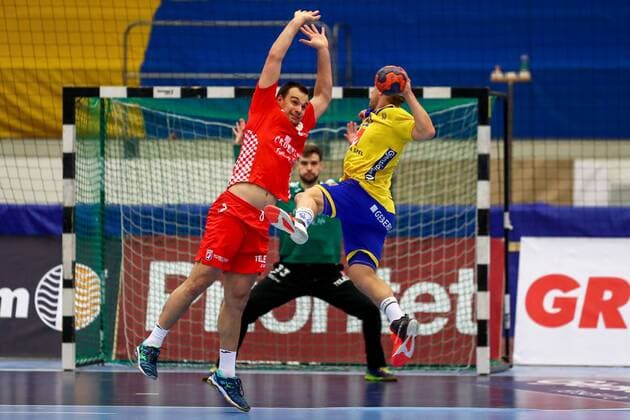 180407 Swedens Mattias Zachrisson during the international handball match between Sweden and Croatia on April 7, 2018 in Norrköping  Copyright: JosefinexLoftenius BB180407LO009