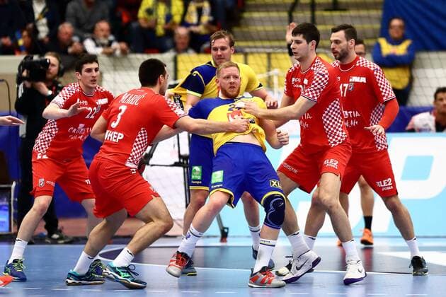 180407 Swedens Jim Gottfridsson with the ball becomes the main hall during the international game of handball between Sweden and Croatia on April 7, 2018 in Norrköping  Copyright: JosefinexLoftenius BB180407LO016