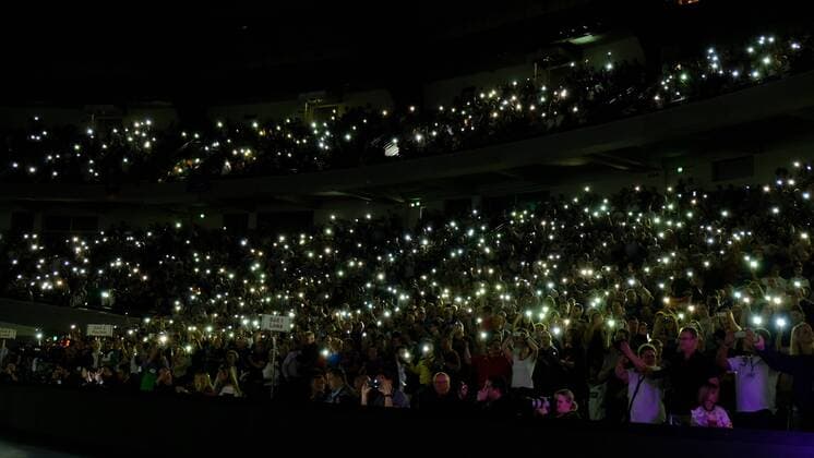 07 04 2018 xkhx Dortmund German Handball National Team Test match Germany Serbia Handheld lights of the fans shine in the hall