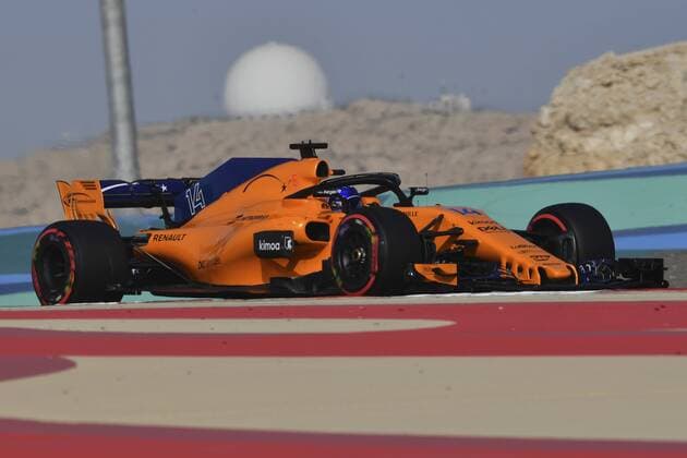 Jornada de clasificación del Gran Premio de Bahrein en el circuito de Sakhir. En la imagen, Fernando Alonso. Grand Prix of Bahrein qualifying round at Sakhir circuit. In this picture, Fernando Alonso.  RV RACING PRESS