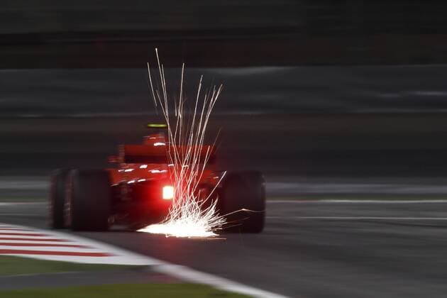Bilder des Tages - SPORT Jornada de clasificación del Gran Premio de Bahrein en el circuito de Sakhir. En la imagen, Kimi Raikkonen.Grand Prix of Bahrein qualifying round at Sakhir circuit. In this picture, Kimi Raikkonen.  RV RACING PRESS