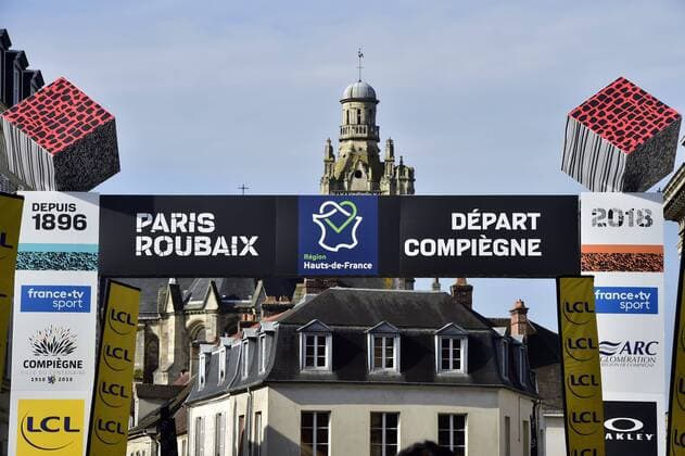 ROUBAIX, FRANCE - APRIL 8 : illustration picture of the start during the 116th UCI World Tour Paris - Roubaix cycling race with start in Compiegne and finish at the Velodrome Andre-Petrieux in Roubaix on April 08, 2018 in Roubaix, France, 8 04 18 Depart CYCLISME : Paris Roubaix - 08 04 2018 PhotoNews Panoramic 