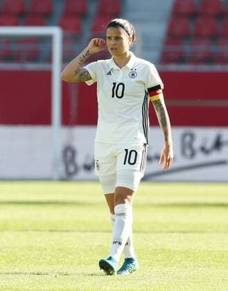 Dzsenifer Marozsan pensive single image Cut Out Action Sport Football Soccer International Match WC Qualification Women Women Season 2017 2018 07 04 2018 DFB National Team GER BRDeutschland vs Tschechien CZE