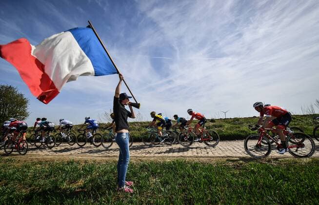 Illustration picture shows a fan with a French flag at the 116th edition of the Paris-Roubaix one day cycling race, from Compiegne, near Paris to Roubaix. DAVIDxSTOCKMAN  x05326451x