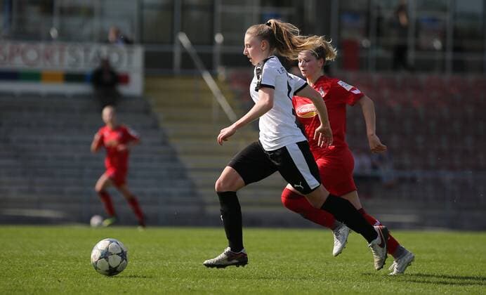 08 04 2018 xcex Germany Frankfurt Football Womens Football 2 Women Bundesliga South Season 2017 2018 1 FFC Frankfurt II 1 FC Cologne II Catharina von Drigalski Frankfurt is faster than Hilda Djurberg Cologne