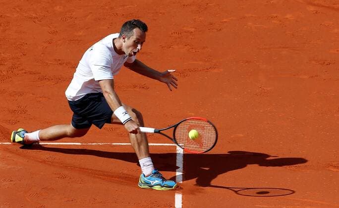Bilder des Tages - SPORT German tennis player Philipp Kohlschreiber returns the ball to Spanish David Ferrer during the last game of the Spain-Germany qualifier for the Davis Cup quarter-final, celebrated at Valencia s bullring in Spain, 08 April 2018. Last day of the Spain-Germany qualifier for the Davis Cup quarter-final !ACHTUNG: NUR REDAKTIONELLE NUTZUNG!  Copyright: xKaixForsterlingx VLC04 20180408-636588173588291152