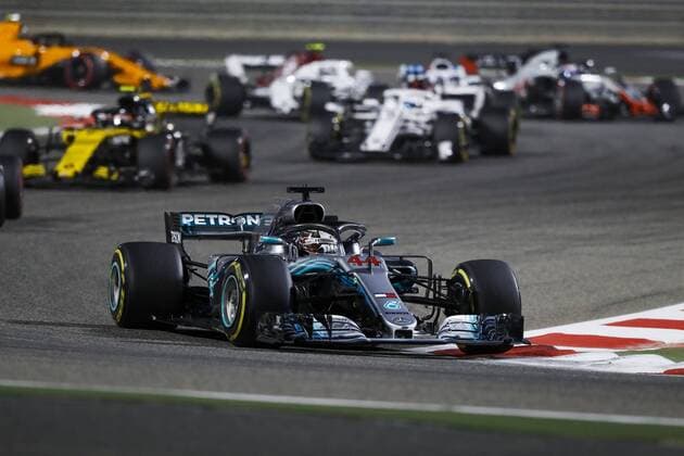 HAMILTON Lewis (gbr), Mercedes AMG F1 Petronas GP W09 Hybrid EQ Power+, action during 2018 Formula 1 FIA World Championship WM Weltmeisterschaft Bahrain Grand Prix, Sakhir Bahrain