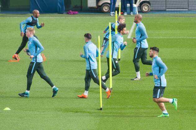 Manchester City Training Sergio Aguero of Manchester City (3rd from right) during the Manchester City training session at City Football Academy, Manchester Content Not Available For UK Newspapers Copyright: xMattxWilkinsonx FIL-11627-0005