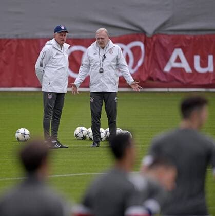 10 4 2018 Football Champions League 2017 2018 Bayern Munich Training at Säbenerstrasse before the Champions League match against Sevilla v left Coach Jupp Heynckes FC Bayern Munich coach Hermann Gerland FC Bayern Munich