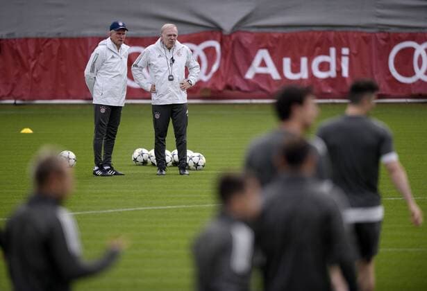 10 4 2018 Football Champions League 2017 2018 Bayern Munich Training at Säbenerstrasse before the Champions League match against Sevilla v left Coach Jupp Heynckes FC Bayern Munich coach Hermann Gerland FC Bayern Munich