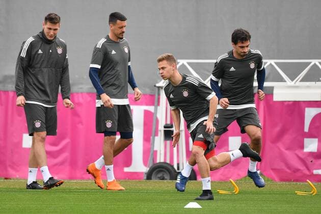 Joshua KIMMICH Bayern Muenchen Niklas SUELE Bayern Muenchen Sandro WAGNER Bayern Muenchen Mats HUMMELS Bayern Muenchen Action Final training FC Bayern Muenchen before the Champions League Quarterfinal Rally against FC Sevilla Training ground at Saebener Strasse Football on 10 04 2018