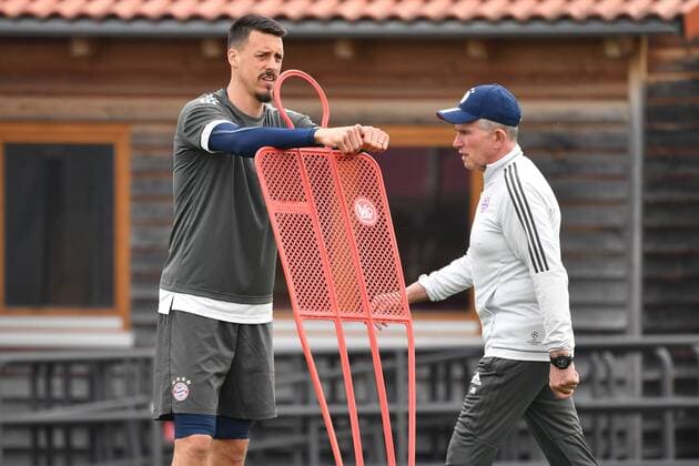 Sandro WAGNER Bayern Muenchen skeptical re Jupp HEYNCKES coach Bayern Muenchen final training Bayern Munich before the Champions League quarter-final tie against FC Sevilla training ground at Saebener Strasse football on 10 04 2018