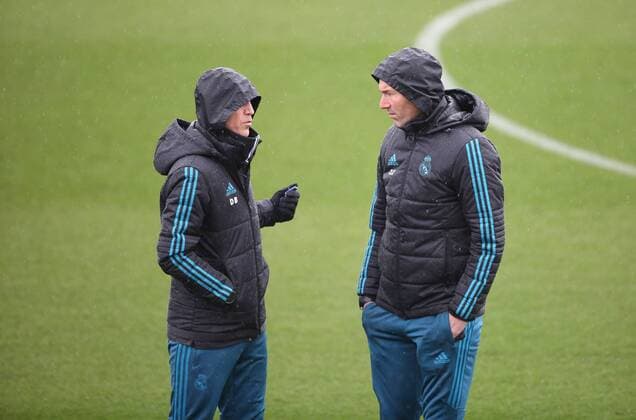 April 10, 2018 - Madrid, Spain - Real Madrid s French coach Zinedine Zidane (R) and assistant coach David Bettoni attend a training session at Valdebebas City in Madrid on April 10, 2018 on the eve of the UEFA Champions League quarter-final second leg football match against Juventus. Real Madrid Training  - ZUMAn230 20180410_zaa_n230_036 Copyright: xRaddadxJebarahx
