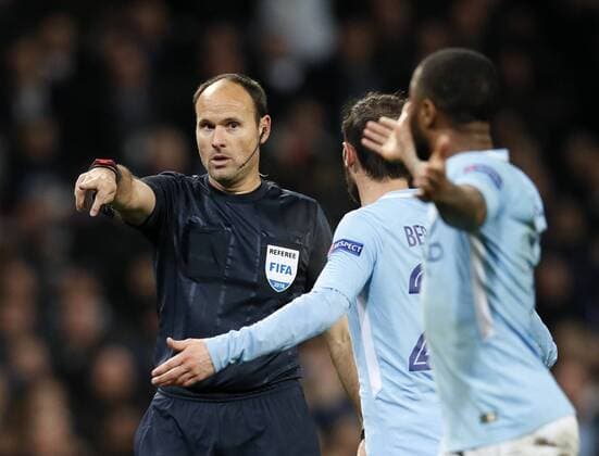 Manchester City s Bernardo Silva argues with referee Antonio Mateu Lahoz at half time during the Champions League Quarter Final 2nd Leg match at the Etihad Stadium, Manchester. Picture date: 10th April 2018. Picture credit should read: David Klein Sportimage EDITORIAL USE ONLY. No use with unauthorised audio, video, data, fixture lists, club league logos or live services. Online in-match use limited to 120 images, no video emulation. No use in betting, games or single club league player publications.