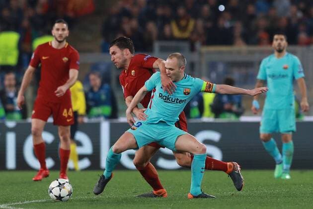 Kevin Strootman Roma e Andres Iniesta Barcelona Roma 10-04-2018 Stadio Olimpico Football Calcio UEFA Champions League 2017 2018 AS Roma - Barcelona AS Roma - Barcellona Quarti di finale ritorno, Quarter finals 2nd leg Foto Cesare Purini Insidefoto cesarexpurini