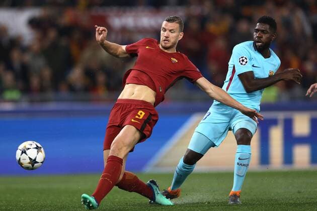 Fußball, CL, AS Rom - FC Barcelona April 10, 2018 - Rome, Italy - AS Roma v FC Barcelona Barca : UEFA Champions League quarter-finals 2nd leg.Edin Dzeko of Roma scoring the goal of 1-0 at Olimpico Stadium in Rome, Italy on April 10, 2018. AS Roma v FC Barcelona - UEFA Champions League Quarter Final Second Leg  - ZUMAn230 20180410_zaa_n230_287 Copyright: xMatteoxCiambellix