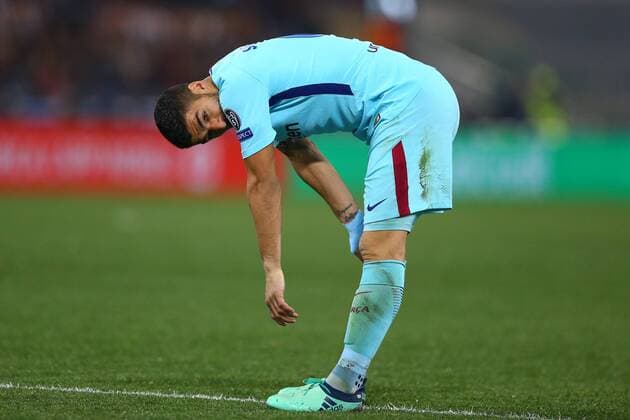 Fußball, CL, AS Rom bezwingt FC Barcelona April 10, 2018 - Rome, Italy - AS Roma v FC Barcelona Barca : UEFA Champions League quarter-finals 2nd leg.The disappointment of Luis Suarez of FC Barcelona at Olimpico Stadium in Rome, Italy on April 10, 2018. AS Roma v FC Barcelona - UEFA Champions League Quarter Final Second Leg  - ZUMAn230 20180410_zaa_n230_339 Copyright: xMatteoxCiambellix