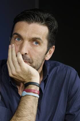Fußball, CL, PK Juventus Turin April 10, 2018 - Madrid, Spain - Gianluigi Buffon of Juventus speaks to the media during the Juventus press conference PK Pressekonferenz at Estadio Santiago Bernabeu on April 10, 2018 in Madrid, Spain Juventus Press Conference  - ZUMAn230 20180410_zaa_n230_368 Copyright: xOscarxGonzalezx