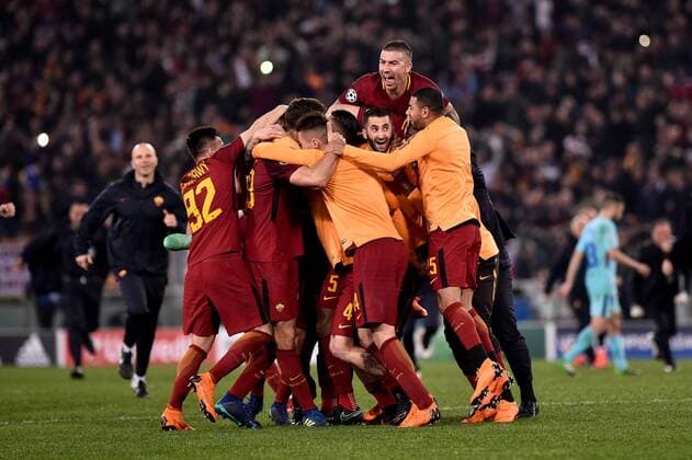 Fußball, CL, AS Rom - FC Barcelona April 10, 2018 - Rome, Italy - Players of Roma celebrate the victory at the end of the UEFA Champions League Quarter Final match between Roma and FC Barcelona Barca at Stadio Olimpico, Rome, Italy on 10 April 2018. Roma v FC Barcelona.UEFA Champions League Quarter Final .10 04 2018.  - ZUMAn230 20180410_zaa_n230_444 Copyright: xGiuseppexMaffiax