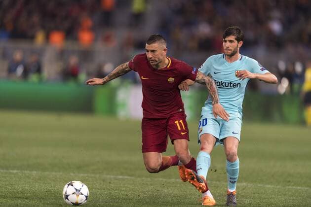 Fußball, CL, AS Rom - FC Barcelona Aleksandar Kolarov of Roma and Sergi Roberto Carnicer of Barcelona during the Uefa Champions League Quarter-finals , 2st leg, match between Roma 3-0 Barcelona at Olimpic Stadium on April 10, 2018 in Roma, Italy. Noxthirdxpartyxsales  (75891739)