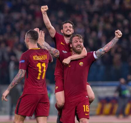 Fußball, CL, AS Rom - FC Barcelona April 10, 2018 - Rome, Italy - The players of Rome celebrate the victory during UEFA Champions League quarter final match between AS Roma and FC Barcelona Barca at Olympic Stadium. UEFA Champions League AS Roma vs FC Barcelona in Rome, Italy - 10 Apr 2018 - ZUMAs197 82728810st Copyright: xErnestoxVicinanzax
