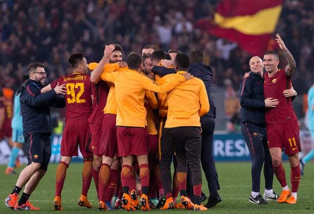 Fußball, CL, AS Rom - FC Barcelona April 10, 2018 - Rome, Italy - The players of Rome celebrate the victory during UEFA Champions League quarter final match between AS Roma and FC Barcelona Barca at Olympic Stadium. UEFA Champions League AS Roma vs FC Barcelona in Rome, Italy - 10 Apr 2018 - ZUMAs197 20180410_zaa_s197_101 Copyright: xErnestoxVicinanzax