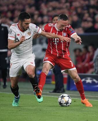 FOOTBALL CHAMPIONS LEAGUE SEASON 2017 2018 QUARTERLY FINAL RECEPTION Bayern Munich Muenchen FC Sevilla 11 04 2018 Pablo Sarabia left FC Sevilla against Franck Ribery re FC Bayern Muenchen Muenchen