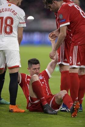 11 04 2018 Football UEFA Champions League 2017 2018 Quarter-finals 2nd leg FC Bayern Munich Sevilla FC at Allianz Arena Munich Robert Lewandowski Bayern Munich injured