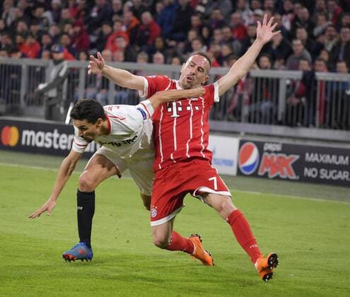 11 04 2018 Football UEFA Champions League 2017 2018 Quarter-finals 2nd leg FC Bayern Munich Sevilla FC at Allianz Arena Munich v Everbach FC Sevilla are blocking Franck Ribery FC Bayern Munich