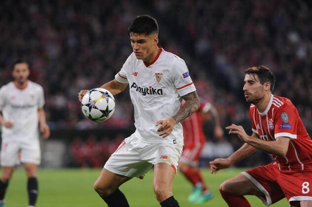 Joaquin Correa FC Sevilla 11 and Javier Martinez FC Bayern Muenchen in the match between Bayern Munich and Sevilla FC 11 04 2018 Muenchen Copyright: xStuetzle xEibner-Pressefotox EP_EER