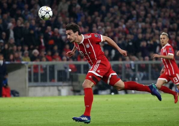 UEFA Champions League FC Bayern Munich Sevilla FC Quarter-finals Relegation Quarter Finals 2nd leg 11 04 2018 at the Allianz Arena Season 2017 18 xmdx Mats HUMMELS 5 Bayern Munich Muenchen FC Bayern Muenchen Sevilla FC