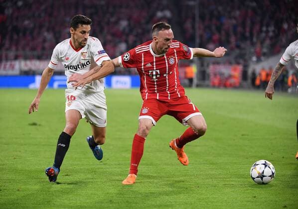 FOOTBALL CHAMPIONS LEAGUE SEASON 2017 2018 QUARTERLY FINAL FC Bayern Muenchen FC Sevilla 11 04 2018 Franck Ribery re Bayern Munich against Jesus Navas left FC Sevilla Muenchen