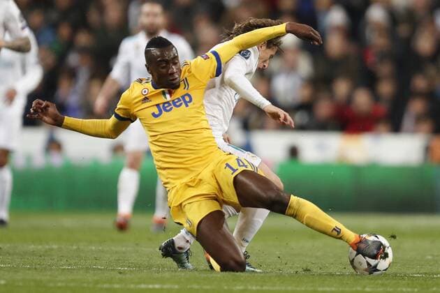 (l-r) Casemiro of Real Madrid, Luka Modric of Real Madrid during the UEFA Champions League quarter final match between Real Madrid and Juventus FC at the Santiago Bernabeu stadium on April 11, 2018 in Madrid, Spain UEFA Champions League 2017 2018 xVIxVIxImagesx xMauricexvanxSteenxIVx 10619328