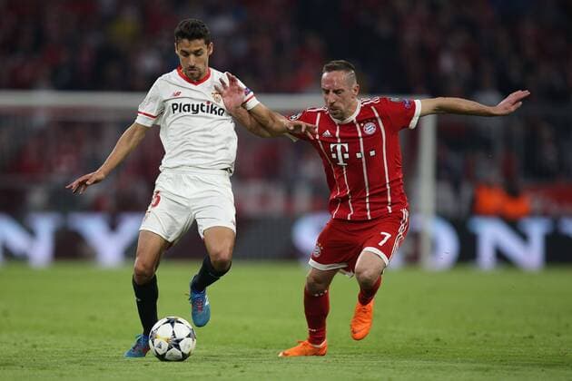In action with Jesus Navas 16 FC Sevilla and Franck Ribery 7 Bayern Munich Muenchen FC vs Sevilla FC Quarterfinals Champions League 11 04 2018 Muenchen Bayern Germany Copyright: xkolbert-press ChristianxKolbertx