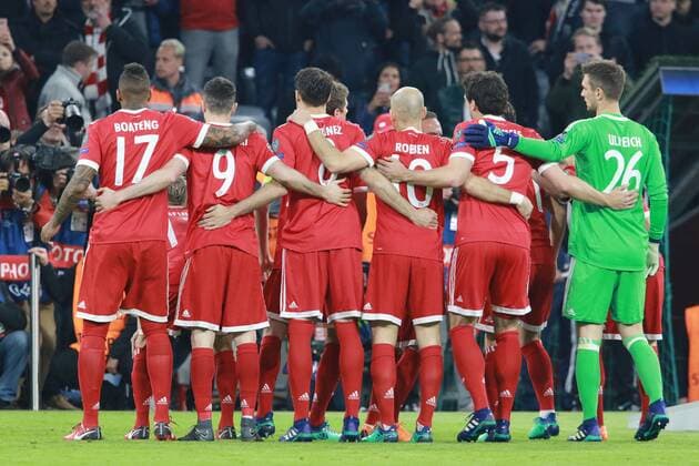 Bayern team poses for the photographers Football UEFA Champions League FC Bayern Munich Sevilla FC 11 04 2018