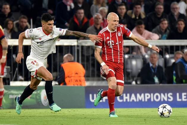 Joaquin Correa FC Sevilla Arjen Robben Bayern Munich Germany Muenchen Sport Soccer UEFA Champions League Quarter-Finals 2 Match FC Bayern Muenchen vs. Sevilla FC on 11 04 2018 Allianz Arena