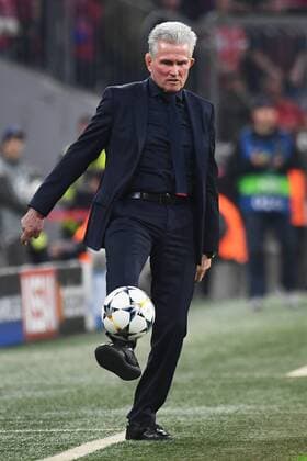 11 04 2018 xjhx Football Champions League FC Bayern Muenchen FC Sevilla emspor v l Coach Jupp Heynckes FC Bayern Munich Muenchen gives gestures gestures gestures gestures gesticulate holds the ball high Munich