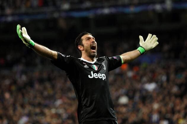 Juventus goalkeeper Gianluigi Buffon jubilates the third goal of the team during the UEFA Champions League quarter final second leg match between Real Madrid and Juventus at the Santiago Bernabeu stadium in Madrid, Spain, 11 April 2018. REAL MADRID VS. JUVENTUS !ACHTUNG: NUR REDAKTIONELLE NUTZUNG!  Copyright: xJuanJoxMartinx MAD30 20180411-636590819923047738