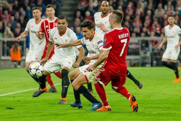 Muenchen Germany 11 04 2018 UEFA Champions League 2017 18 Season Quarter finals Second leg Bayern Munich Sevilla FC Jesus Navas FCS and Franck Ribery FCB in action DeFodi048