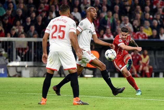 James Rodriguez FC Bayern Munich Steven N Zonzi FC Sevilla Gabriel Mercado FC Sevilla Germany Muenchen Sport Soccer UEFA Champions League Quarter-Finals 2 Match FC Bayern Muenchen vs. Sevilla FC on 11 04 2018 Allianz Arena